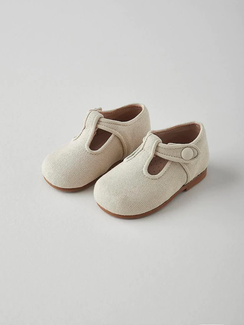 SHOES IN SAND COLOUR FOR BABIES